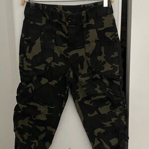 Better Be Women’s Green Army Style Capri Pants